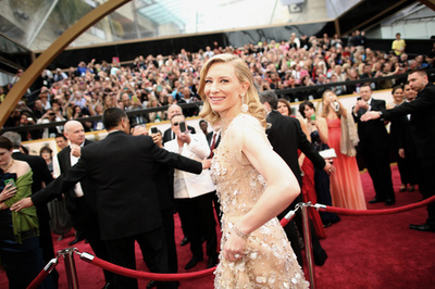 アルマーニのドレスで験担ぎ？ケイト・ブランシェット、アカデミー賞主演女優賞