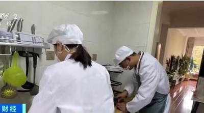 「出張料理人」が大流行 四川省成都市