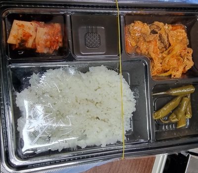 「これが弁当なのか」韓国・山火事被災者たち、涙