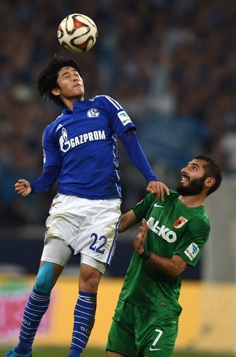 シャルケがアウクスブルクに勝利、内田が決勝点をアシスト