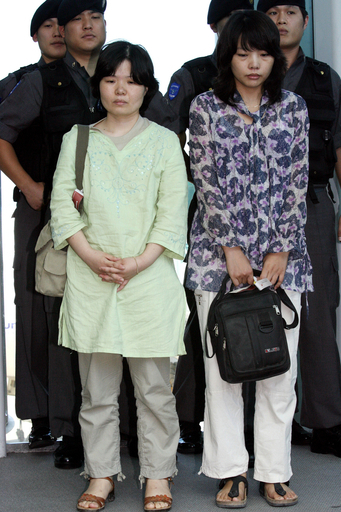 アフガニスタンの韓国人拉致事件、解放された2人が帰国