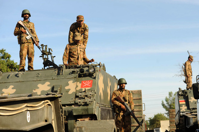 パキスタン、武装集団の潜伏地を空爆 38人死亡 