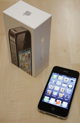 「iPhone 4S」販売台数、3日で400万台突破