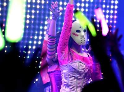 異形のアイドル集団「仮面女子」 東京