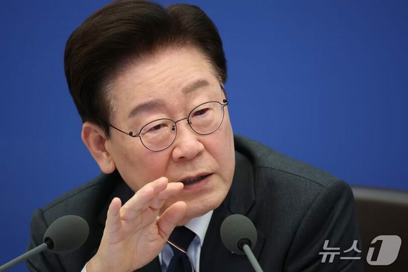 青瓦台で開かれた国務会議（閣議）で発言する韓国のイ・ジェミョン（李在明）大統領＝2026年10月6日(c)news1
