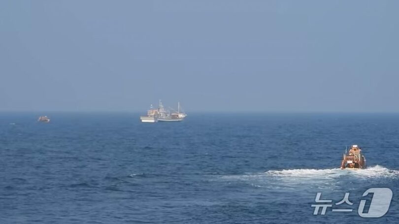 捜索にあたる海洋警察(c)news1