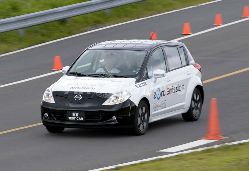 日産自動車、EV実験車両を公開