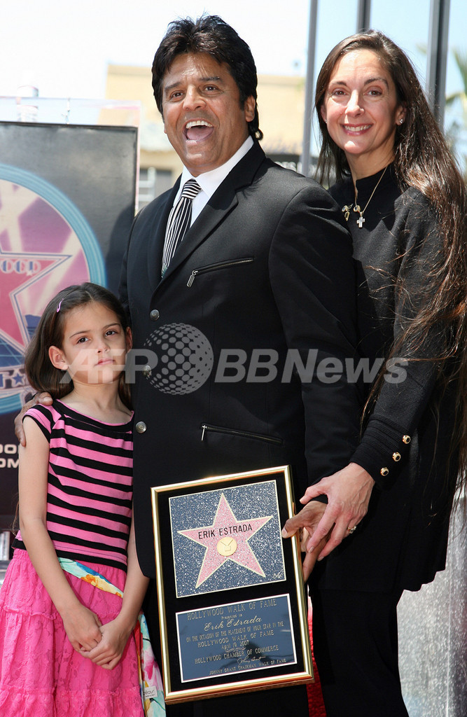 エリック・エストラーダが“スターの殿堂”入り - 米国