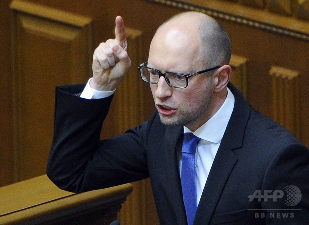 ウクライナ首相が辞任、MH17便調査への影響に懸念 ウクライナ首相が辞任、MH17便調査への影響に懸念