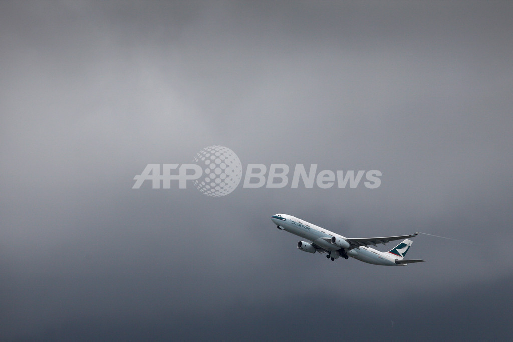 キャセイ航空機で謎の「トイレ詰まり」 キャセイ航空機で謎の「トイレ詰まり」