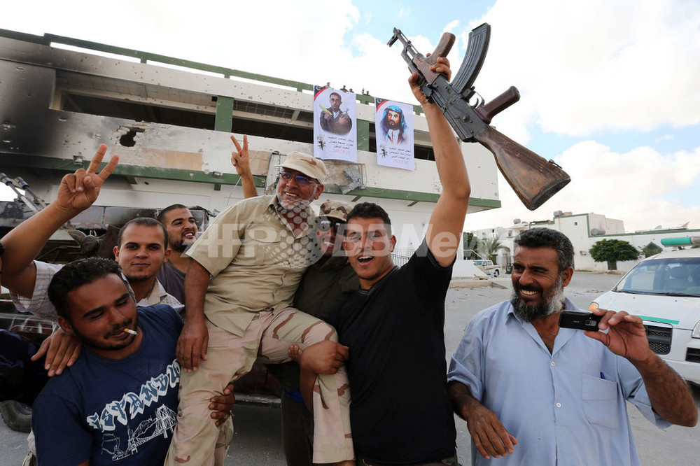 リビア暫定政府、カダフィ派残党の拠点を制圧 写真9枚 国際ニュース：AFPBB News