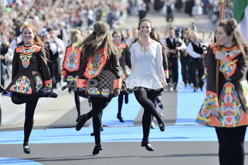 5千人が歌い踊る！ケルト文化の祭典、仏 写真21枚 国際ニュース：AFPBB News