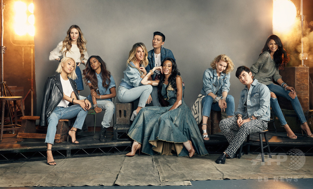 「スワロフスキー」クリスタルダストバングルのデジタルキャンペーン