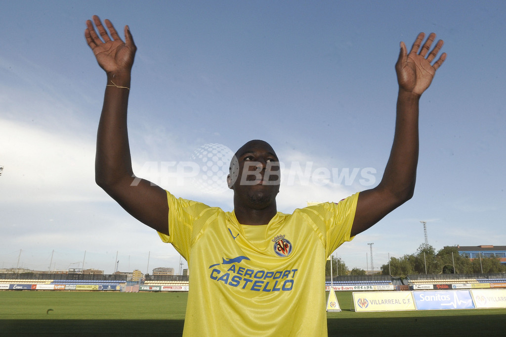 ビジャレアル ジョジー アルティドールの入団会見を行う 国際ニュース Afpbb News