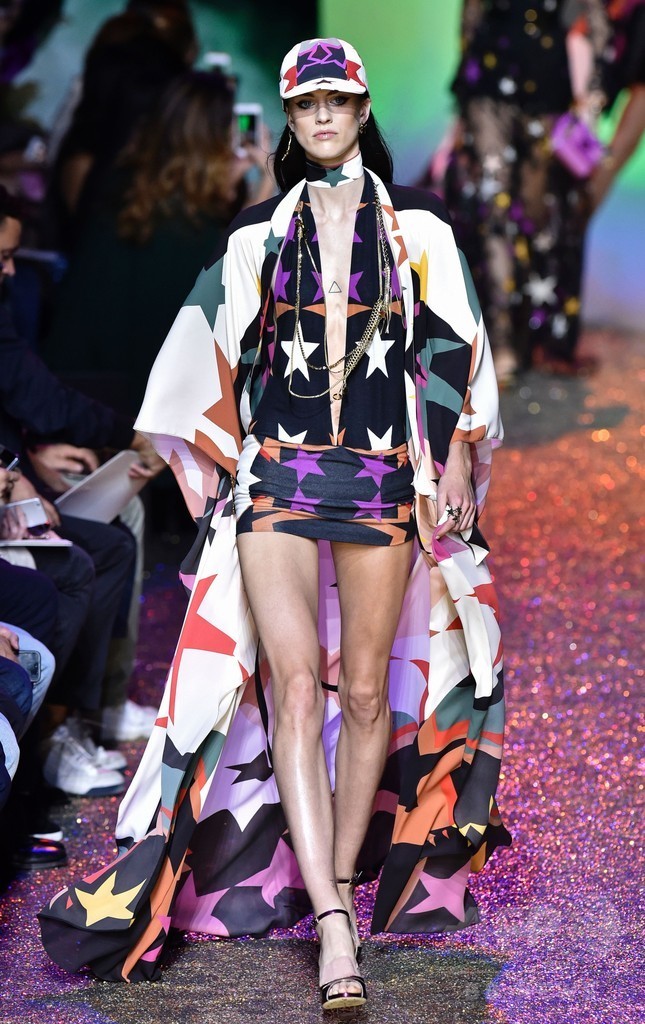 「エリー・サーブ」17年春夏