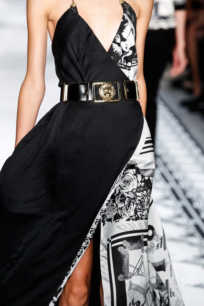 アンソニー・バカレロとコラボ、「ヴェルサス ヴェルサーチ」15年春夏