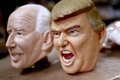 さいたま市のラバーマスクメーカー「オガワスタジオ」で製造される、米大統領選で当選を確実にしたジョー・バイデン氏と現職のドナルド・トランプ大統領のマスク（2020年11月12日撮影）。(c)Behrouz MEHRI / AFP