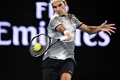 全豪オープンテニス、男子シングルス決勝。フォアハンドを打つロジャー・フェデラー（2017年1月29日撮影）。(c)AFP/PAUL CROCK