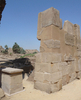 エジプト考古最高評議会（Egyptian Supreme Council of Antiquities）が公開した、南部ルクソール（Luxor）でエジプトとフランスの考古学チームが発掘した古代エジプト王朝時代の宝物殿の門（2011年7月3日公開）。(c)AFP/SUPREME COUNCIL OF ANTIQUITIES