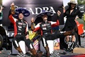 世界ラリー選手権第3戦、ラリー・メキシコ最終日。コ・ドライバーと優勝を喜ぶトヨタのセバスチャン・オジェ（右、2023年3月19日撮影）。(c)Alfredo ESTRELLA / AFP
