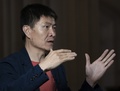 米ニューヨークでインタビューを受ける米人権団体「人道主義中国」の会長、周鋒鎖氏（2019年5月7日、資料写真）。(c)Don Emmert / AFP