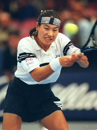 伊達公子 12年ぶりの現役復帰を表明