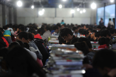 宿題書き写した少女を父親が撲殺、中国