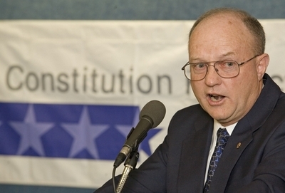 「テロ容疑者の無実、ブッシュ大統領も知っていた」、元米国務長官の側近が証言