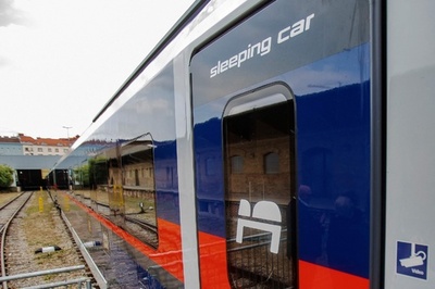 新たな寝台列車を披露 オーストリア連邦鉄道