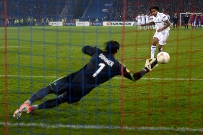 トッテナムがPK戦で敗退、FCバーゼルが4強入り