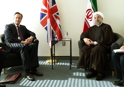 シリア過激派対策、イランも「解決の一助に」 英首相が訴え