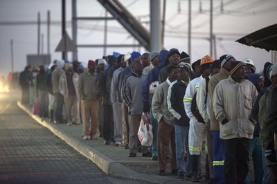 南アのプラチナ鉱山で操業再開、5か月間のスト終結