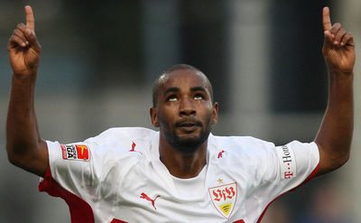 シュツットガルト カールスルーエを降しシーズン10勝目