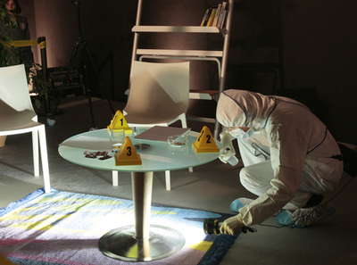 パリで実演、実際の爆発物処理や科学捜査