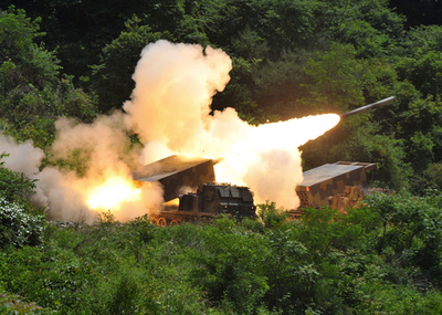 韓国軍、実弾訓練を実施