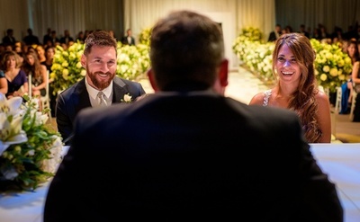 メッシの結婚式、公式HPで未公開写真を発表 オフショットも