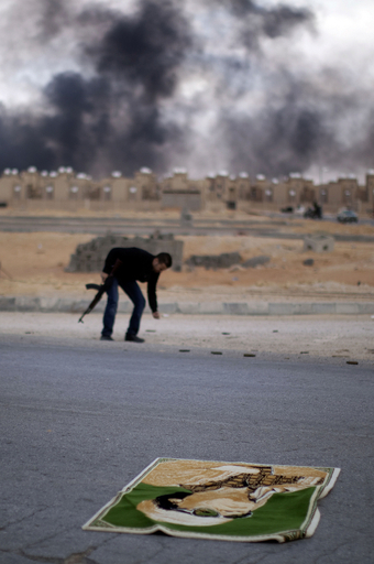 リビア、反カダフィ派がバニワリドも制圧 残るはシルトのみ