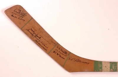 冬季五輪第1回大会で優勝したカナダ・アイスホッケーチームの品が競売に