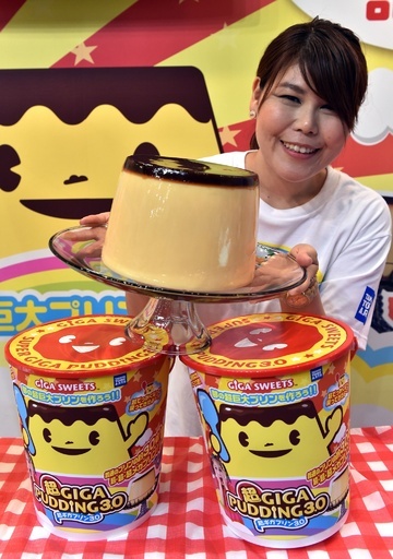 超巨大プリンにスター・ウォーズ、東京おもちゃショー開幕