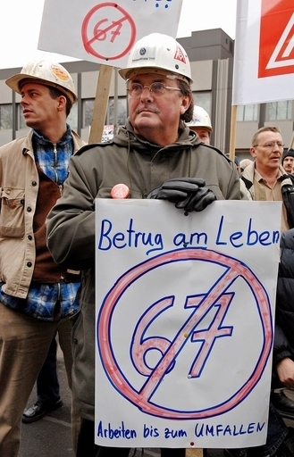 「年金でゆとりの老後」無理、定年後も働き続ける高齢者たち ドイツ