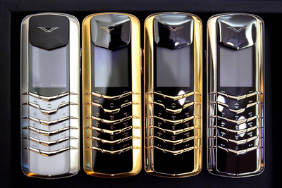 ノキアの高級携帯電話「Vertu」、日本でのサービス開始へ