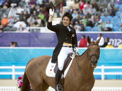 大岩が首位、総合馬術個人