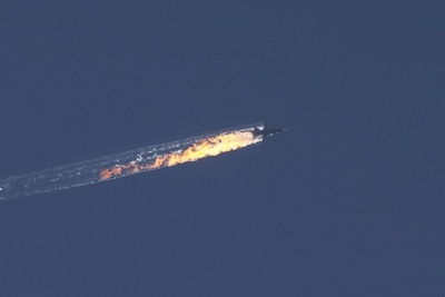撃墜されたロシア軍機パイロット、シリアで救助 露国防相