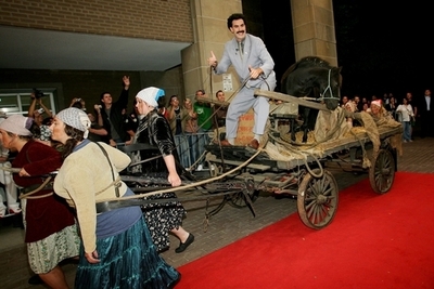 アカデミー賞主催者、レッドカーペットでふざけるなと英俳優に忠告