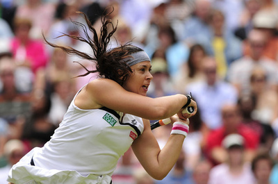 バルトリ、フリプケンスに快勝で決勝進出 ウィンブルドン選手権