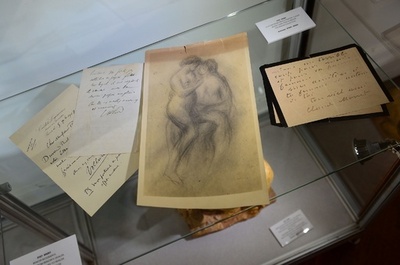 印象派の巨匠ルノワールゆかりの品に1.3億円、彫刻は不人気