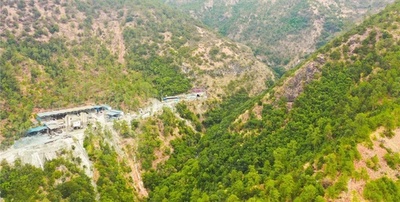 雲南・チベット鉄道 玉龍雪山トンネルが全部貫通 中国