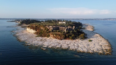 イタリア最大の湖、小雨と猛暑のなか15年ぶりの低水位