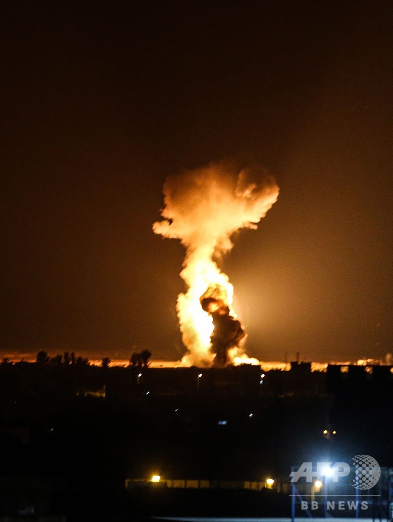 イスラエルがガザ空爆、「風船爆弾」に報復 漁業水域削減や燃料輸送中止も