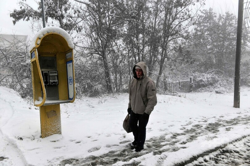 ギリシャ各地で異例の寒波、北部で氷点下23度 首都アテネでも積雪
